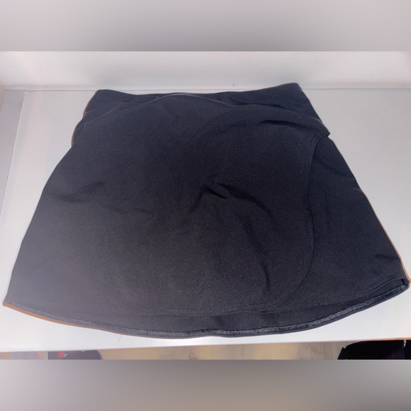 Lululemon black tennis skort - Picture 1 of 3
